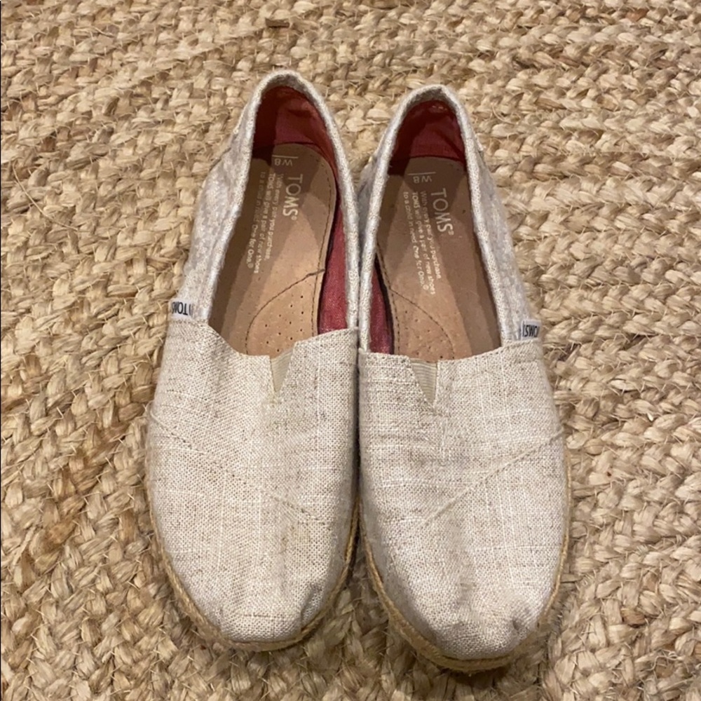 Toms Size 8 - Tan Canvas With Design On Side - image 1